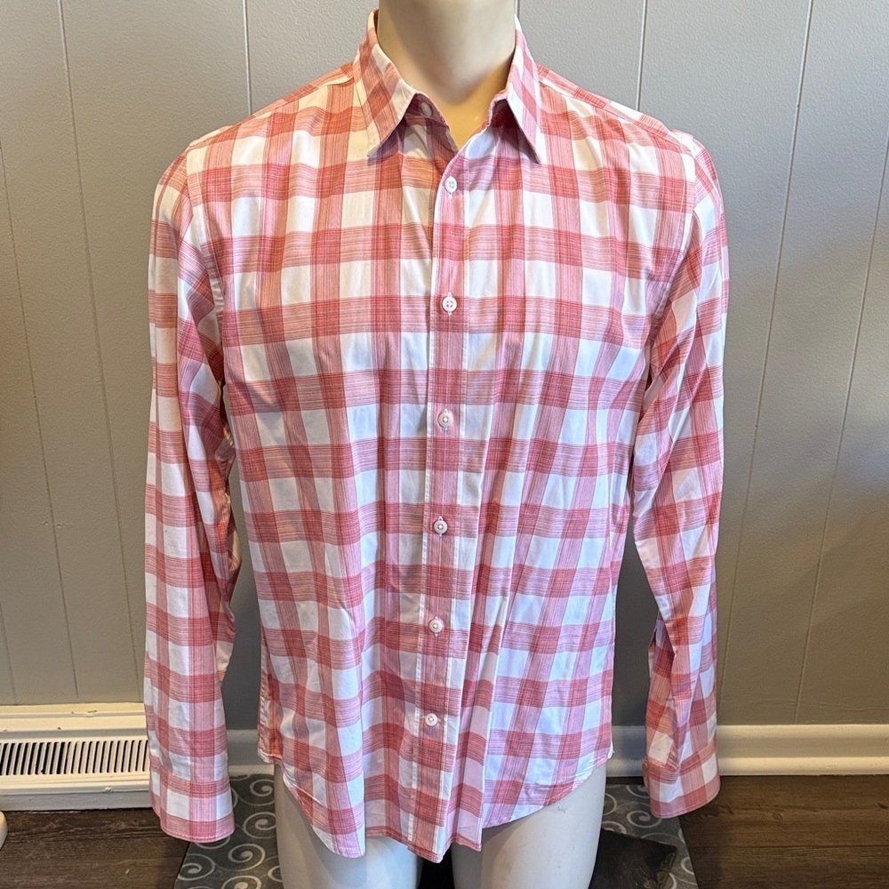 E Banana Republic Men's Medium Red Pink and White Checkered Shirt Camden Fit